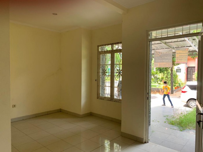 Rumah di Taman Picadilly Lippo Cikarang